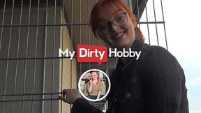 Hot - Beautiful redhead Iva_Sonnenschein gives a public blowjob