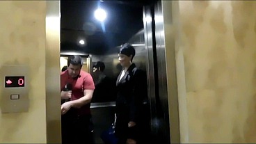 Z B 19 PERLA LOPEZ ESPOSA NINFOMANA , VA AL SUPERMERCADO mientras los dos maridos trabajan Y SE TRAE A DOS TIPOS cualquiera EN SU DESESPERACION Por cojer , capitulo 19