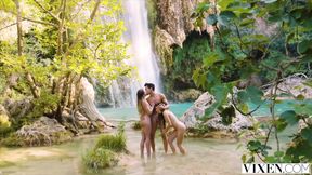 Vixen Vacations Are for Threesomes