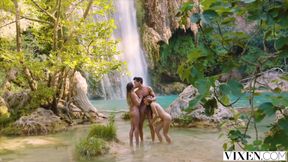 Vixen Vacations Are for Threesomes