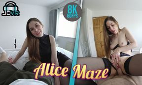 Exxxtras – Alice Maze