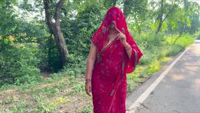 Dost ki unsatisfied bibi fucked by me bhabi jungle me akeli lift deke sex done hot Hindi viral video