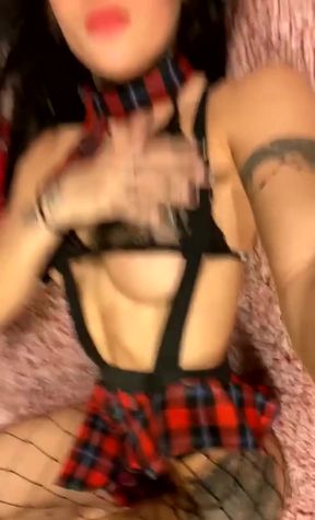 Pornstar trans woman with wet pussy enjoys thick sex