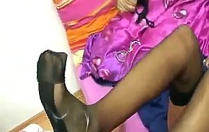 Selbstgemachter Nylonstrumpfe Footjob mit Sperma auf den ussen!