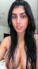Mia Khalifa Films Herself While Taking A Bath