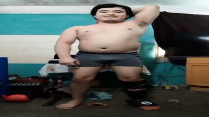 Jesus en boxer jalandose el pene avienta semen 76