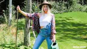 Conquering Rosa's long hair clip