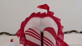Eye candy Piper Perri presents her pussy to her man on Christmas