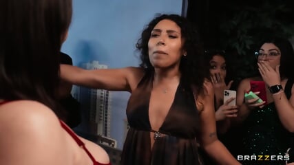 Vivian Taylor - New Year, Same Goal: Get Laid!