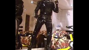 Roxina2004ShinySexyBitch250904XL.WMV