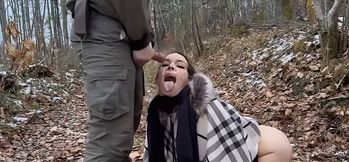 il me defonce contre un arbre dans la foret