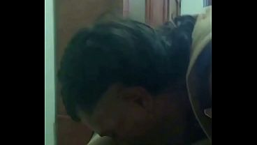 O novinho do meu trabalho veio aqui em casa ser mamado na encolha