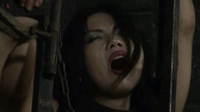Caged Asian Witch Gets Her Orgasm From a Rough Knotted Rope
