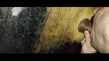 YURI GA&Uacute_CHO &amp_ BIG MARCOS - PUTO MAMANDO DOTADOS NO GLORY HOLE