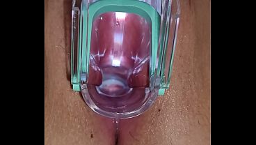 Whatching inside pussy