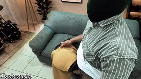 Teman kantor muslim berhijab dan bosnya untuk promosi jilat memek berbulu dan nyepong kontol dan ngentot memek becek