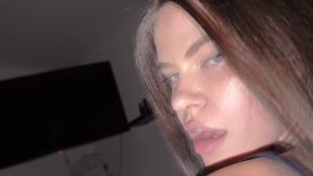 He Fucks a Model at Home and Records It