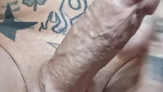 Point de vue amateur de femmes mûres américaines avec d'énormes bites pénétrant des culs serrés