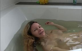 Under Water Cum