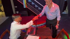 entrevista de emprego acaba em sexo para aprovacao de uma vaga