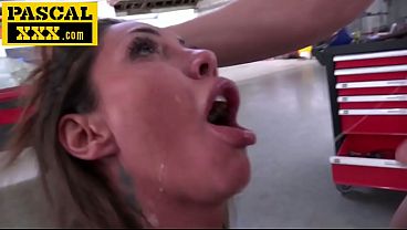 Hot MILF Vittoria takes it from both ends in a wild travel fuck