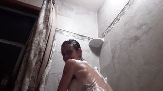 Vanessa Vixon solo snatch play inside the shower