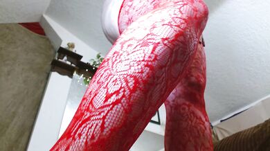 1188 Giantess for Christmas in red lingerie