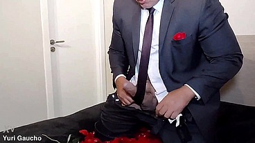 YURI GAÚCHO - MANAGER SOLO AND CUM ON THE FLOWER
