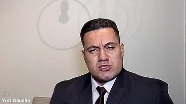 YURI GAÚCHO - MANAGER SOLO AND CUM ON THE FLOWER