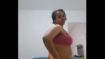 NINFETA SAFADA JOGANDO A BUCETA DAN&Ccedil_ANDO FUNK