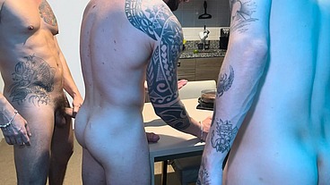 Suruba com Cássio Farias, Boy Lixo Russo, Rick Paixão, Henrique Becker e Hariel