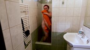 Naked Nicole Bunny in the Shower