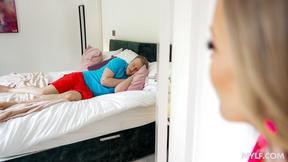 ”Spying on My Stepmommy Pays Off”