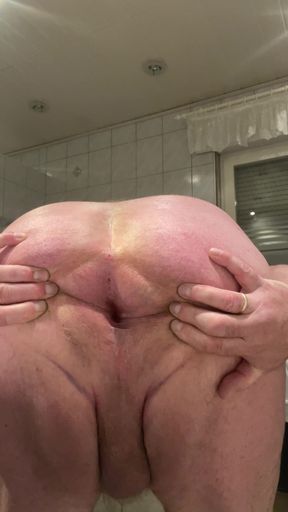 I fat pig show my ass cunt