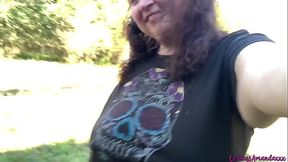 Bouncing boobs, pissing pussy, dirty feet and shoes