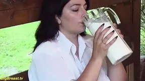 scened BBW milks her monster boobs mercilessly