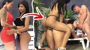 Travesti humilhou enfiando a NABA no CU da esposinha na frente do marido