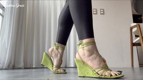 Shoeplay and foot tease - Goddess Grazi (MP4-HD1080p)