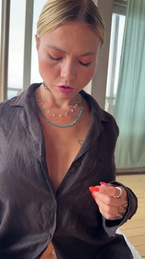 Amateur with big tits exposes her round ass