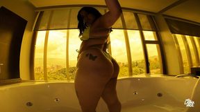 Spank My Big Ass Makes Me Horny - 4K