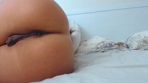 Hot Tanned Babe Magaly Opens Up Tight Ass with Dildo Play!