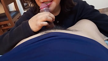 Con mi amiga cristiana, quiere su dosis de leche antes de ir a la iglesia