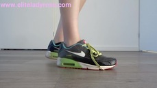 nike_air_sneakers_te_koop_gedragen_