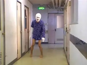 Helpful Japanese nurse deepthroats cock of her sick patient