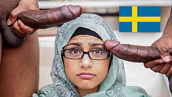 MIA KHALIFA - Min pojkv&auml_n l&aring_ter mig inte ha en trekant, s&aring_ jag hade sex med tv&aring_ svarta m&auml_n