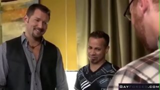 Fellation, éjaculation, plan à trois, baiser, sexe en groupe, succion, sperme, groupes – putes gays avec des pénis énormes qui se font enculer