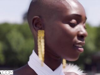VIXEN Model Zaawaadi leaves a lasting impression on Manuel