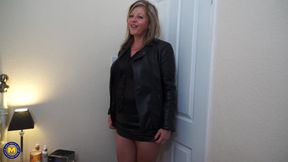 Mature mom in need of a good fuck