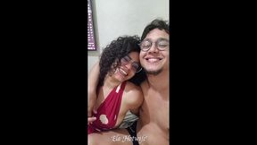 cheguei em recife, fui na casa da minha amiga e, nao resisti! botei o pauzao do marido dela todinho na minha garganta profunda. ;) (ela hotwife official & rennan luna)