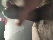 Chuby se toca sexymente su polla